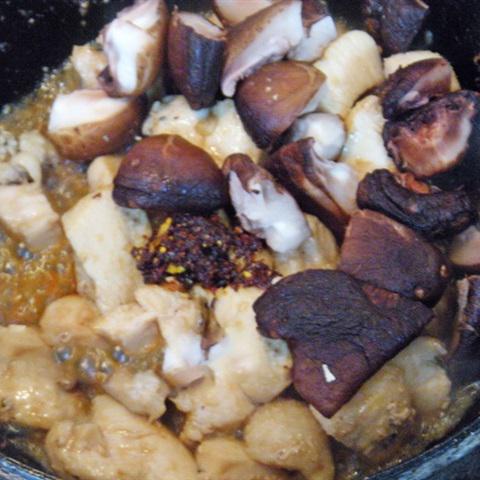 Cách làm gà xào sa tế