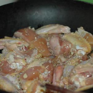 Cách làm gà xào sả