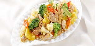 Gà xào thơm bông cải