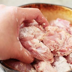 Cách làm gà xào vải