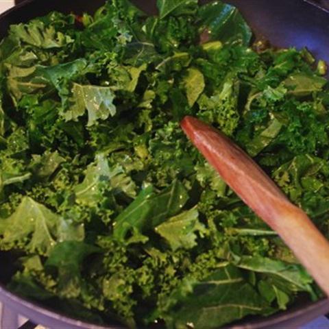 Cách làm gà xào xà lách