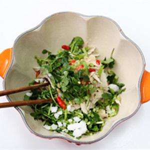 Cách làm gà xé phay chua ngon