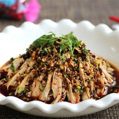 Cách làm gà xé phay sốt tiêu