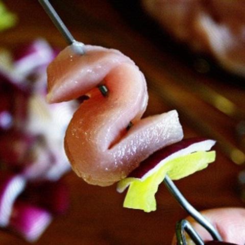 Cách làm gà xiên nướng kèm rau