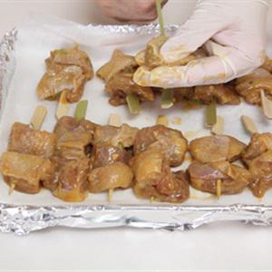 Cách làm gà xiên nướng kiểu Thái