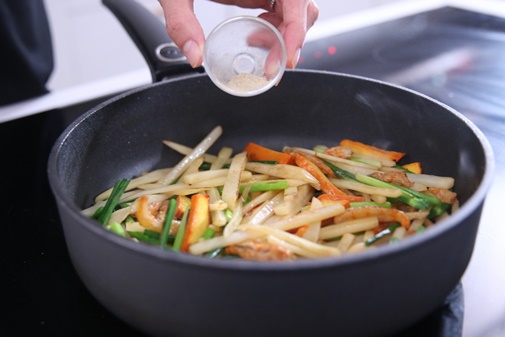 Gà xiên que ướp sữa chua thơm nức mũi