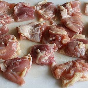 Cách làm gà xiên tỏi tây nướng