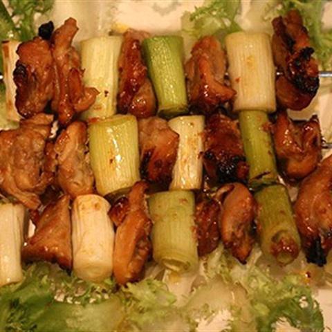 Cách làm gà xiên tỏi tây nướng