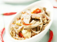 Gan heo xào hành tây