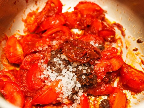 Gắp không ngừng đũa với cách gà sốt sa tế cay nồng, vàng ruộm