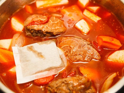 Gắp không ngừng đũa với cách gà sốt sa tế cay nồng, vàng ruộm