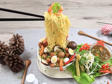 Gắp không ngừng đũa với món thịt heo quay bì giòn ngon như ngoài hàng