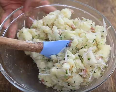 Gắp liền tay món bún xếp lớp độc đáo, thanh vị, ăn hoài không sợ ngán