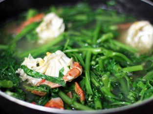 Ghẹ nấu rau muống