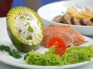 Ghẹ nhồi trái bơ