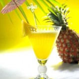 Giải khát với nước ép dứa ngọt thơm