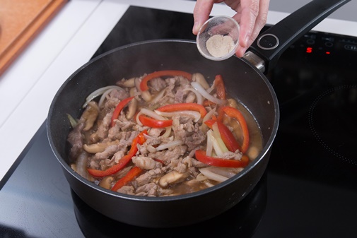 Giải nhiệt, giảm stress với nước chanh oải hương