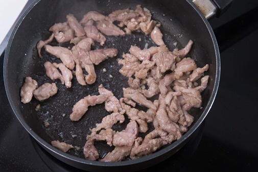 Giải nhiệt, giảm stress với nước chanh oải hương