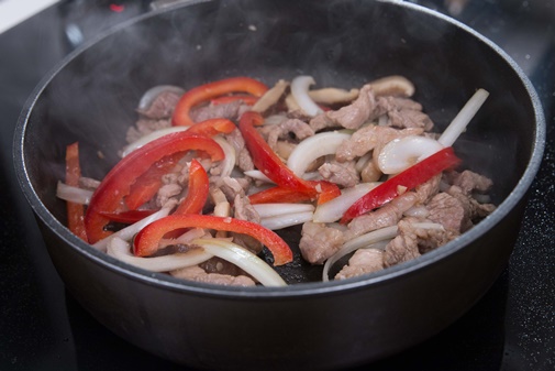 Giải nhiệt, giảm stress với nước chanh oải hương