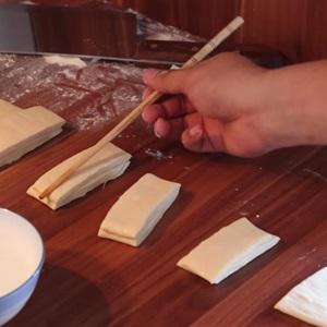 Cách làm giò cháo quẩy