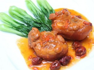 Giò heo hấp hồng xíu