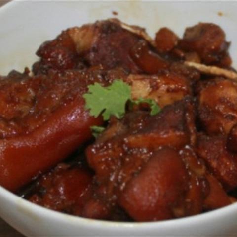 Cách làm giò heo ninh giấm