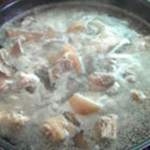 Cách làm giò heo ninh măng khô