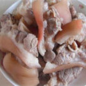 Cách làm giò heo ninh măng khô