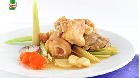 Giò heo ninh sả tỏi