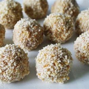 Cách làm giò sống bọc trứng cút chiên xù