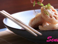 Giòn giòn củ sen lăn bột chiên