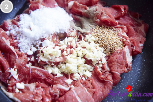 Giòn giòn nấm kim châm xào thịt bò