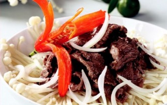 Giòn giòn nấm kim châm xào thịt bò