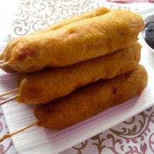 Giòn ngon hot dog lăn bột chiên