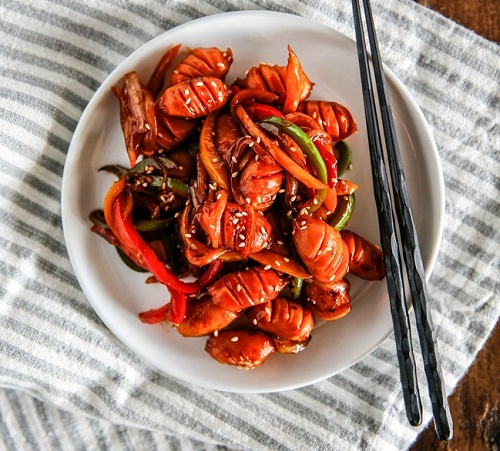 Giòn tan cơm viên chiên chấm sốt mù tạt