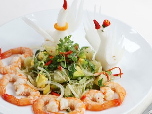 Gỏi bơ bưởi tôm sú