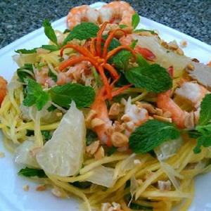 Cách làm gỏi bưởi đu đủ tôm thịt