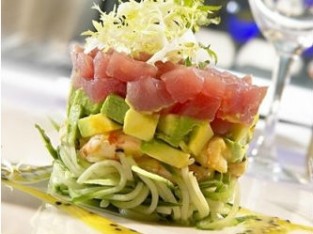 Gỏi cá hồi sốt chanh dây