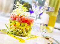 Gỏi cá hồi xốt chanh dây