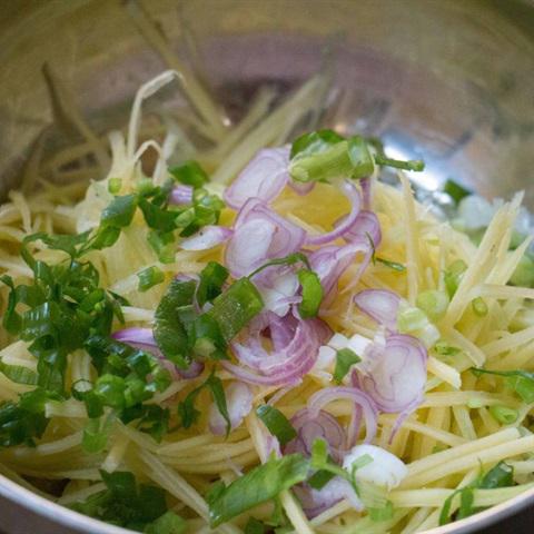 Cách làm gỏi cá ngừ chiên giòn