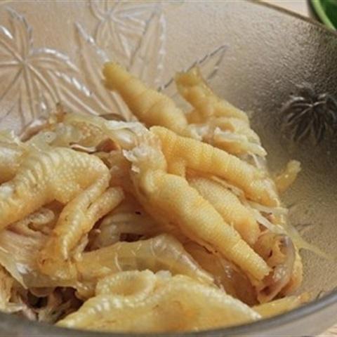 Cách làm gỏi chân gà rút xương