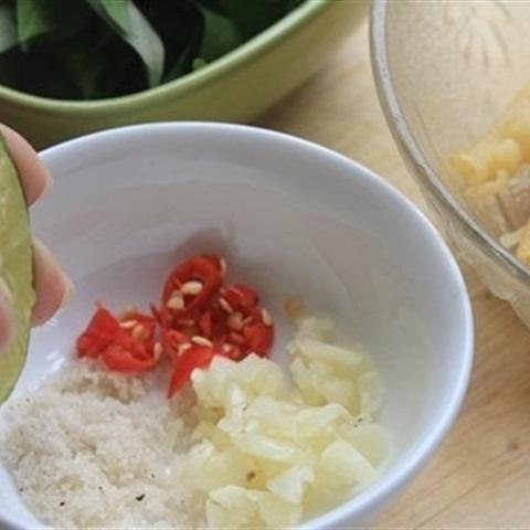 Cách làm gỏi chân gà rút xương