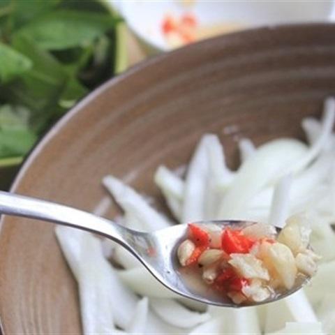 Cách làm gỏi chân gà rút xương