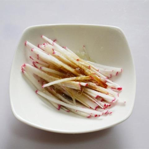 Cách làm gỏi củ cải đỏ chua ngọt