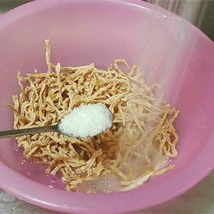 Cách làm gỏi củ cải khô