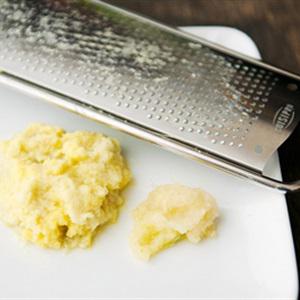 Cách làm gỏi củ sắn bắp cải