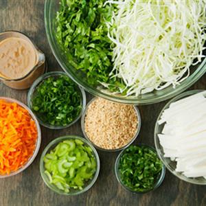 Cách làm gỏi củ sắn bắp cải