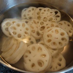 Cách làm gỏi củ sen