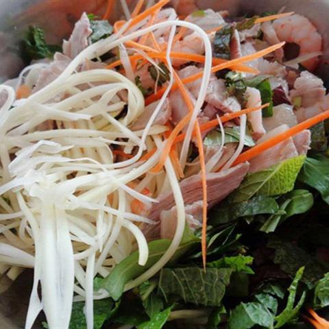 Cách làm gỏi đu đủ tôm thịt