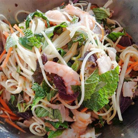 Cách làm gỏi đu đủ tôm thịt